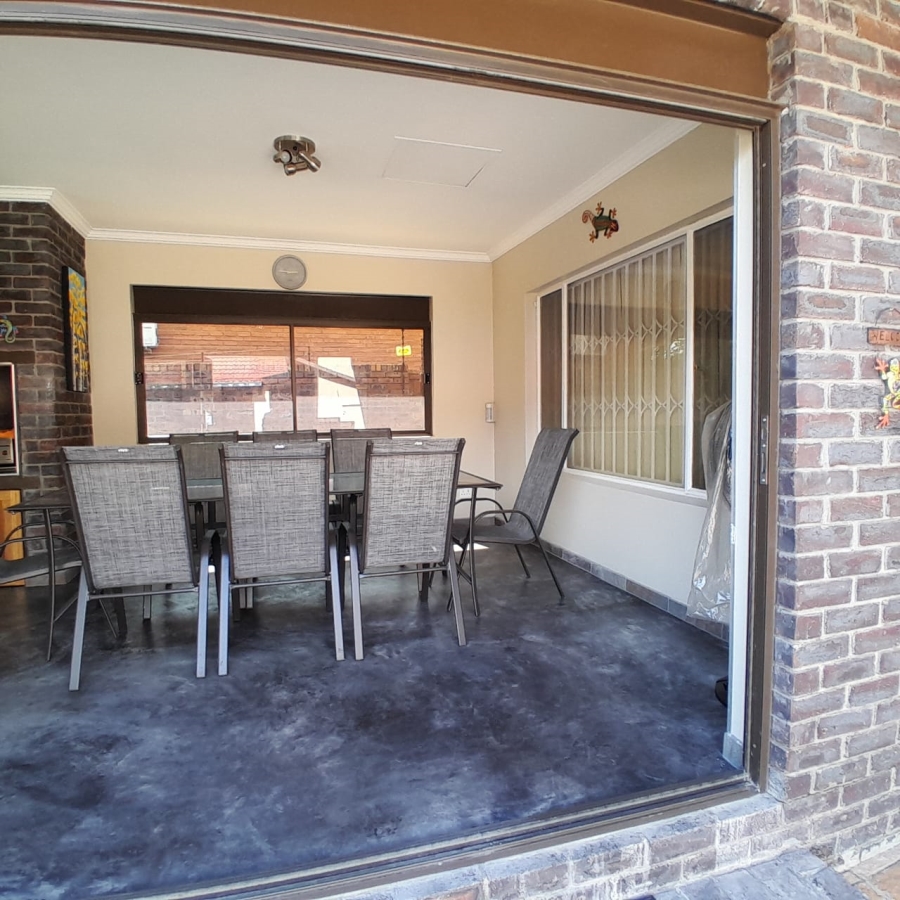 3 Bedroom Property for Sale in Safari Gardens North West